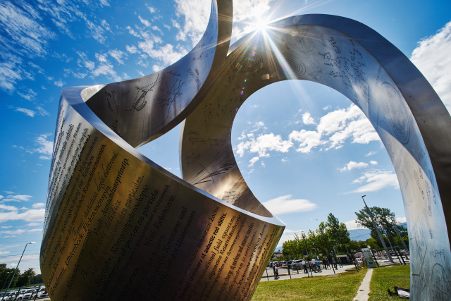 CERN-PHOTO-201707-179-4 Globe July 2017