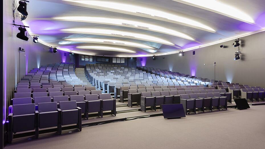 auditorium 1/2
